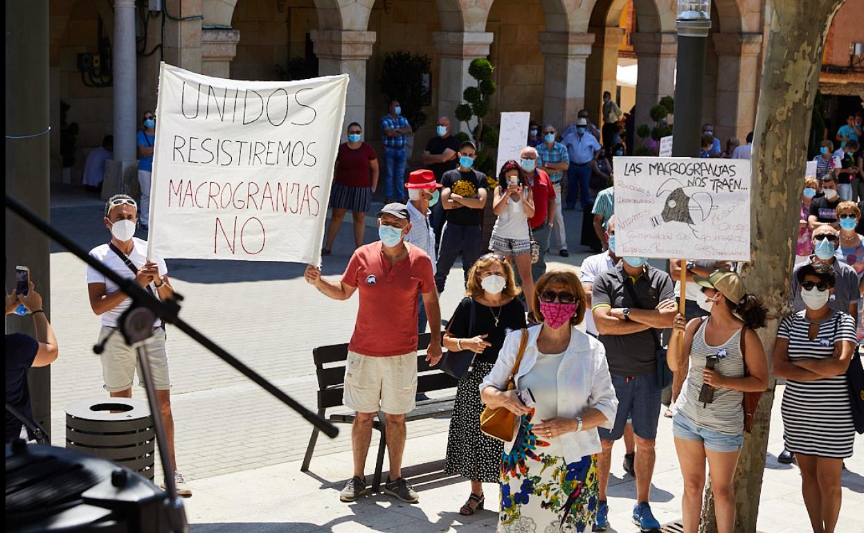 Centenares de vecinos protestan en Herrera contra la instalación de